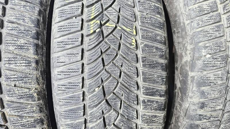 Goodyear 225/45 R18 Zimska