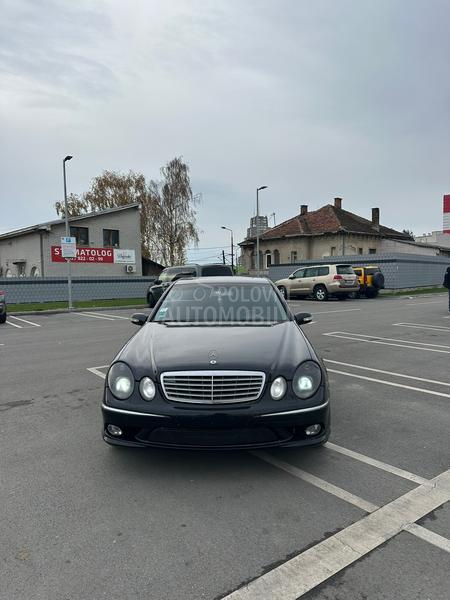 Mercedes Benz E 220 AMG