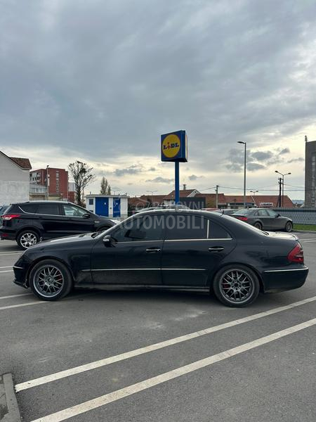 Mercedes Benz E 220 AMG