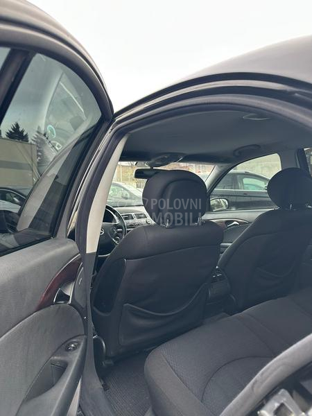 Mercedes Benz E 220 AMG