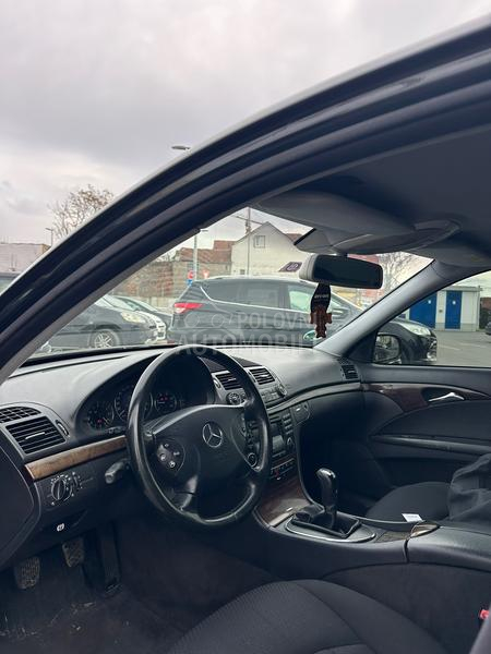 Mercedes Benz E 220 AMG
