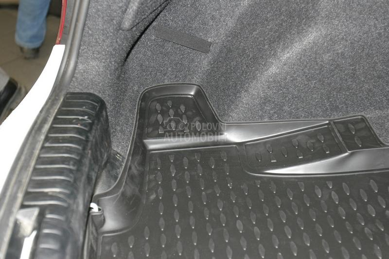 Element kadica za gepek