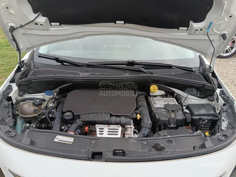 Peugeot 2008 1.2 ALLURE