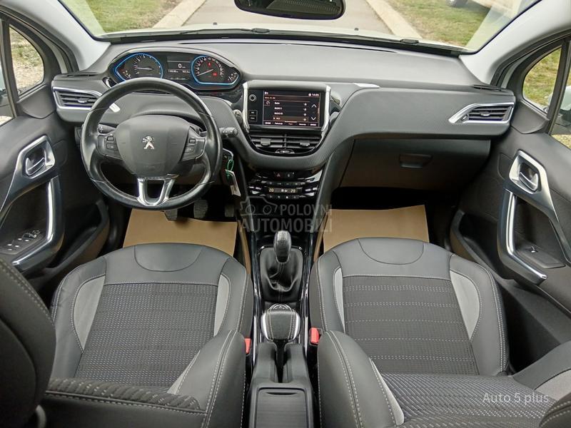 Peugeot 2008 1.2 ALLURE
