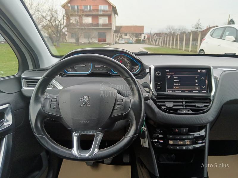 Peugeot 2008 1.2 ALLURE