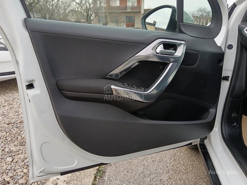Peugeot 2008 1.2 ALLURE