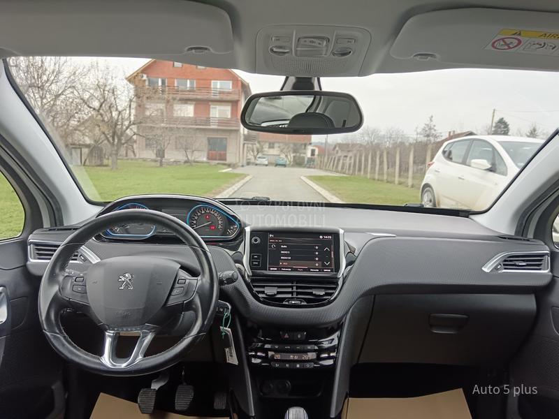 Peugeot 2008 1.2 ALLURE