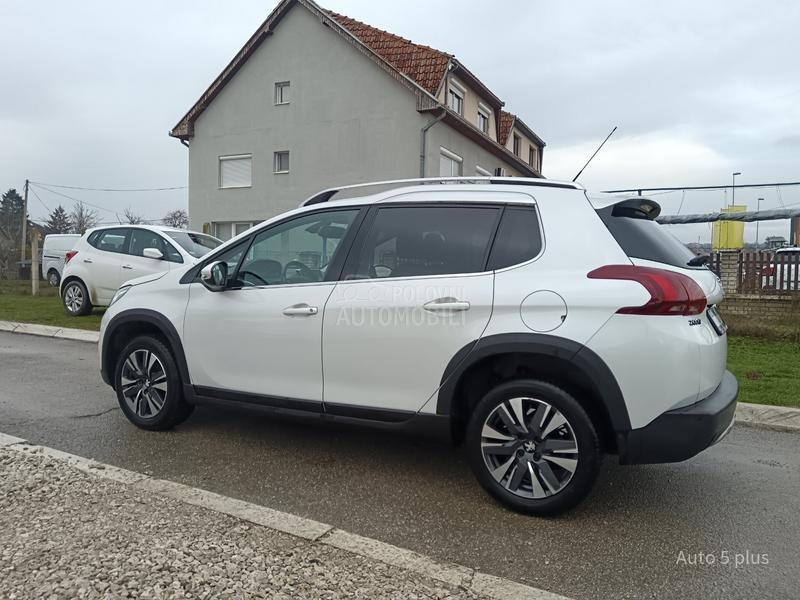 Peugeot 2008 1.2 ALLURE