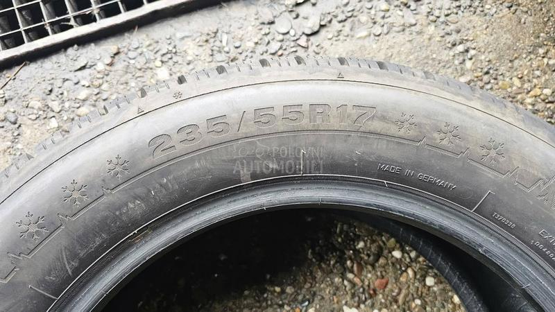 Dunlop 235/55 R17 Zimska