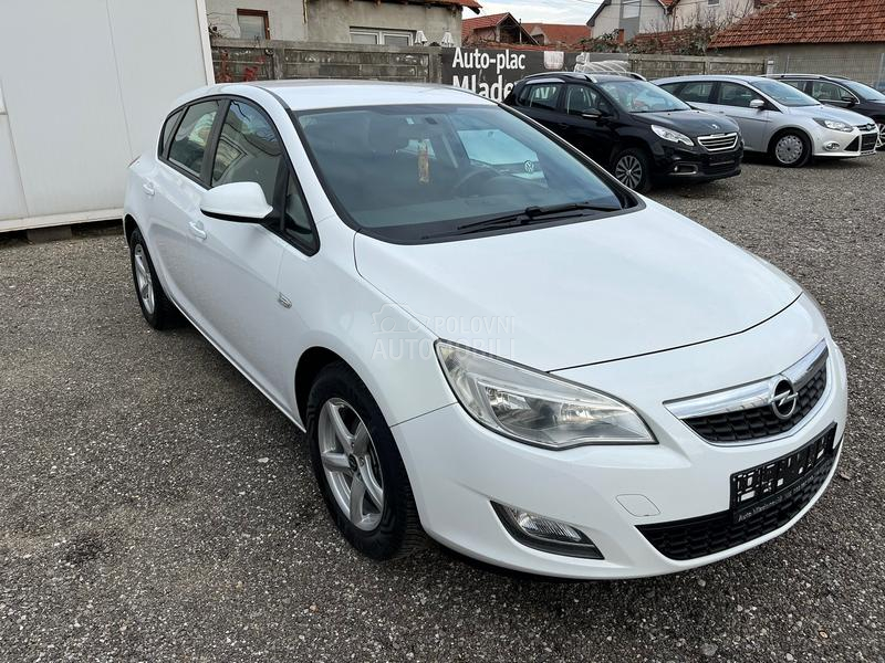 Opel Astra J 1.4 Ecotec