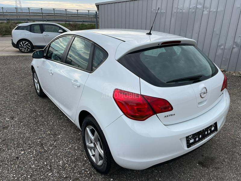Opel Astra J 1.4 Ecotec