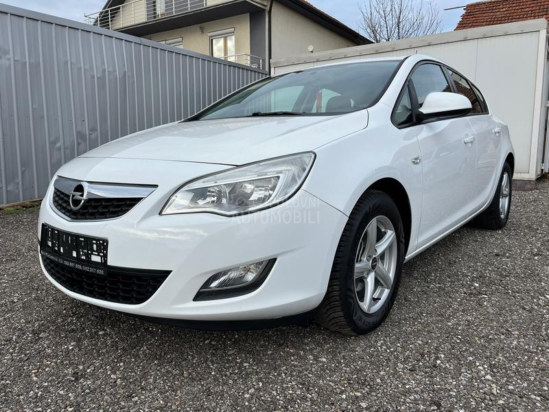 Opel Astra J 1.4 Ecotec