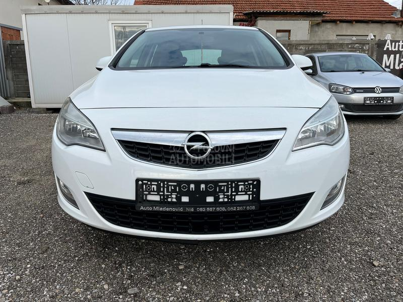Opel Astra J 1.4 Ecotec