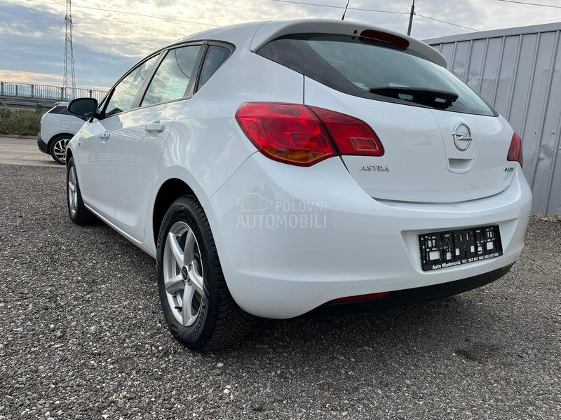 Opel Astra J 1.4 Ecotec