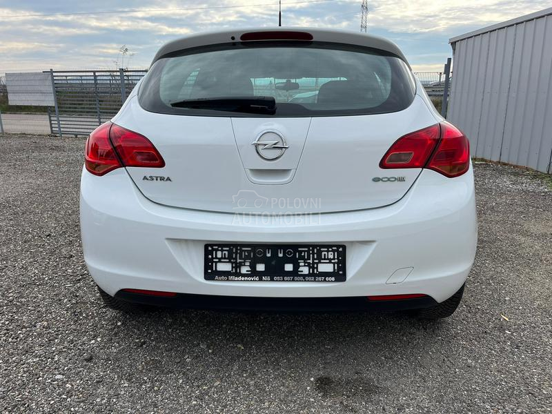 Opel Astra J 1.4 Ecotec
