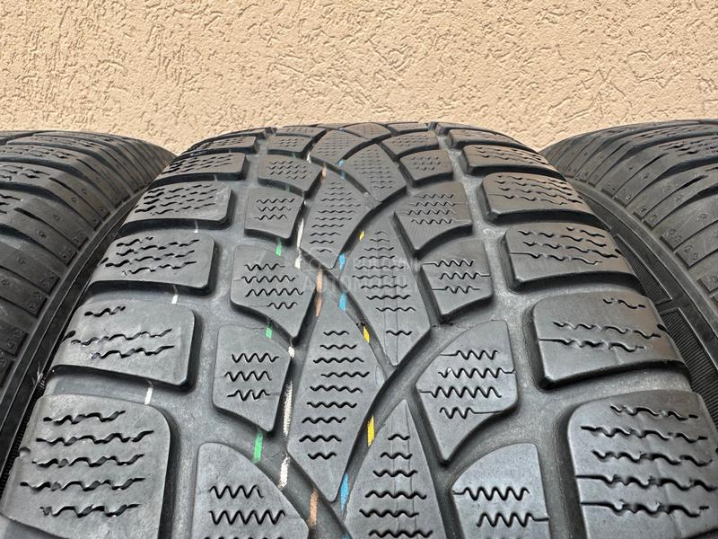 Dunlop 235/65 R17 Zimska