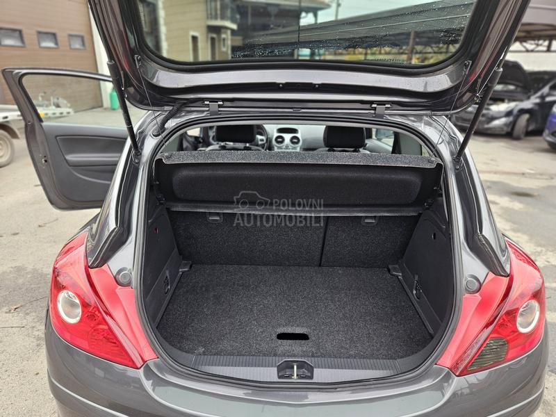 Opel Corsa D 1.4 nov nov