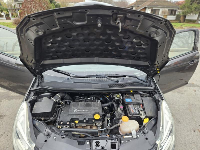 Opel Corsa D 1.4 nov nov
