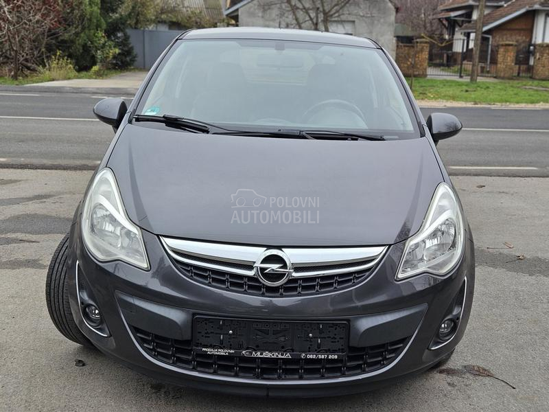 Opel Corsa D 1.4 nov nov