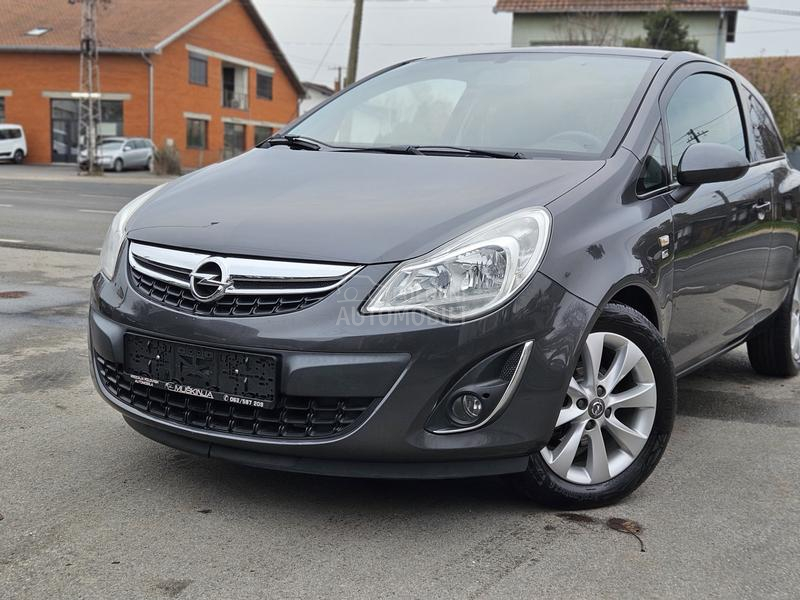 Opel Corsa D 1.4 nov nov