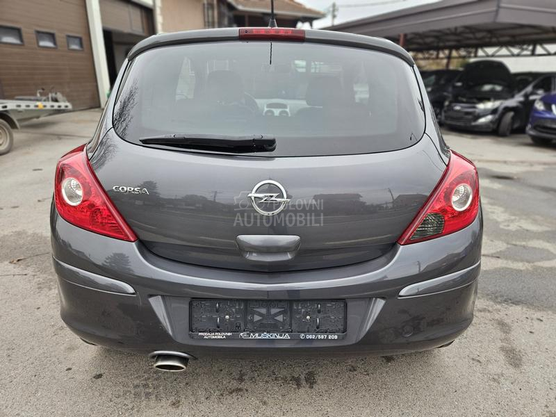 Opel Corsa D 1.4 nov nov
