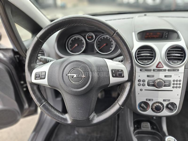 Opel Corsa D 1.4 nov nov