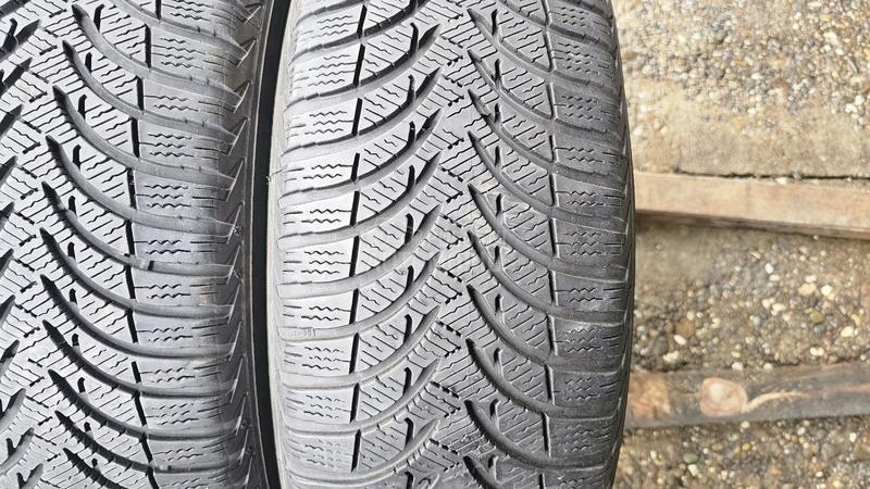 Michelin 215/60 R16 Zimska