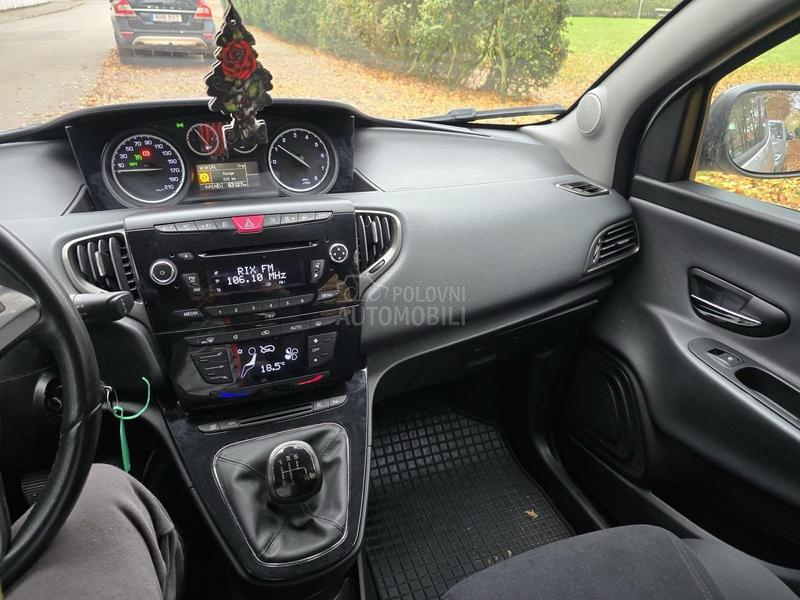 Lancia Ypsilon TwinAir-Gold paket