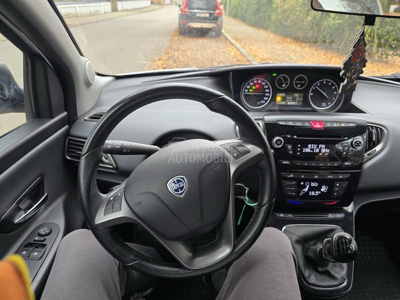 Lancia Ypsilon TwinAir-Gold paket