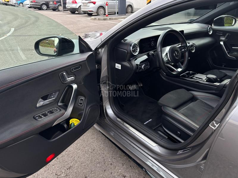 Mercedes Benz CLA 200 