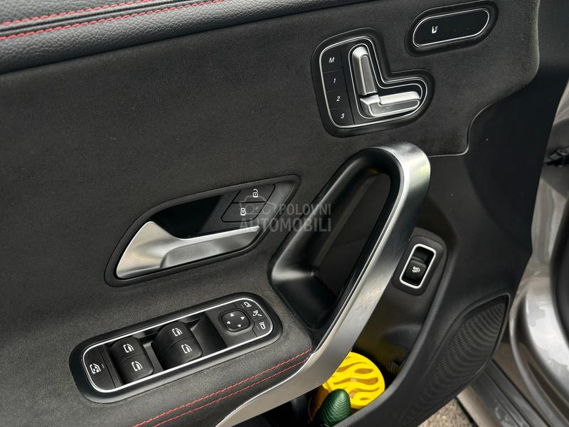 Mercedes Benz CLA 200 