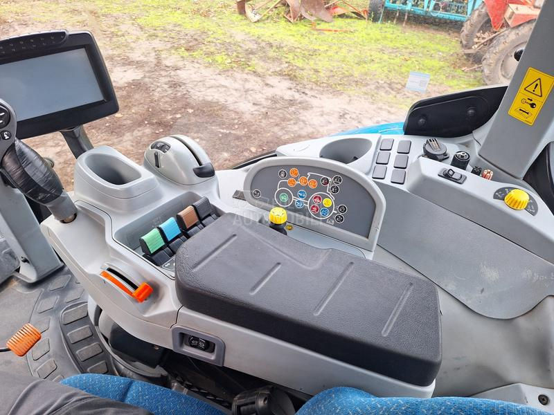 New Holland T7,250