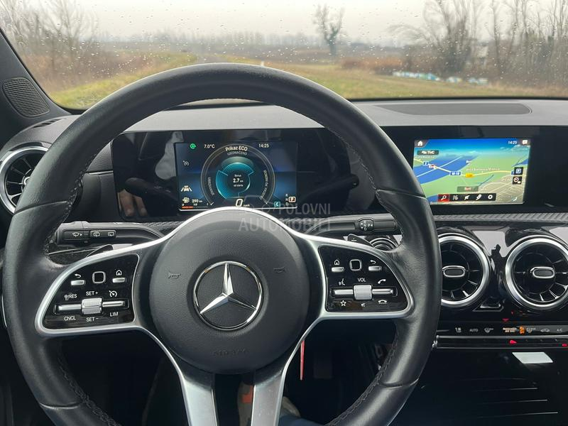 Mercedes Benz A 200 4 matic