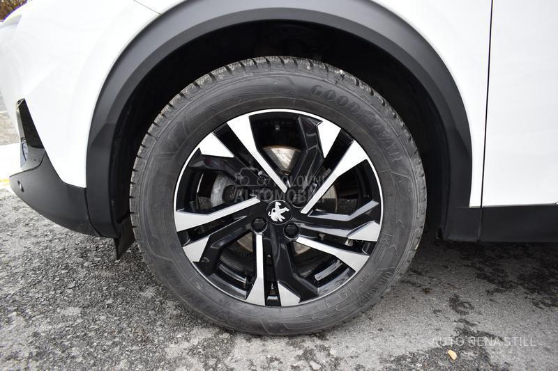 Peugeot 2008 1.5 HDI  MT