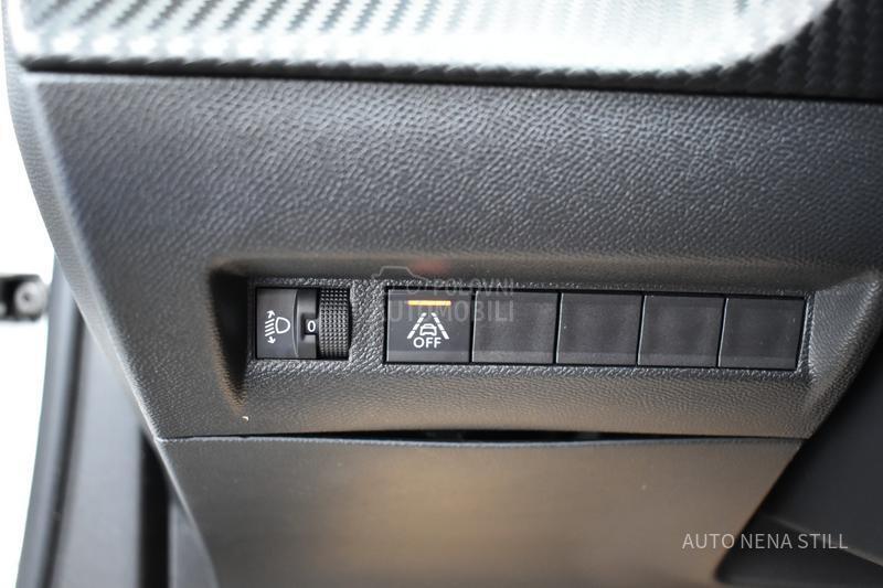 Peugeot 2008 1.5 HDI  MT