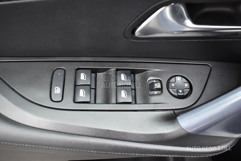 Peugeot 2008 1.5 HDI  MT