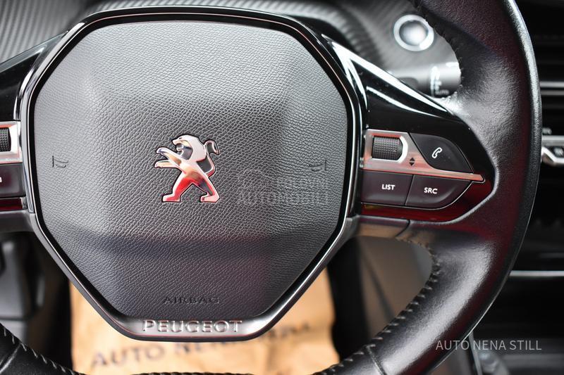 Peugeot 2008 1.5 HDI  MT