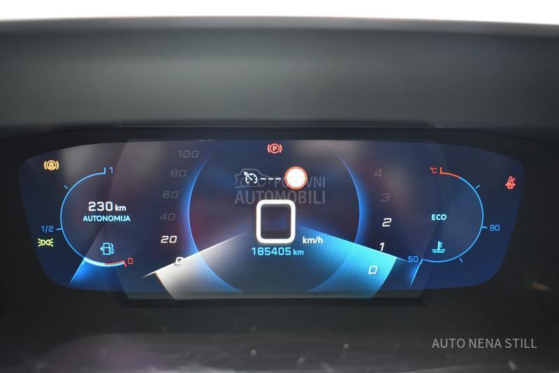 Peugeot 2008 1.5 HDI  MT
