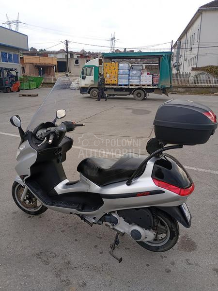 Piaggio X8