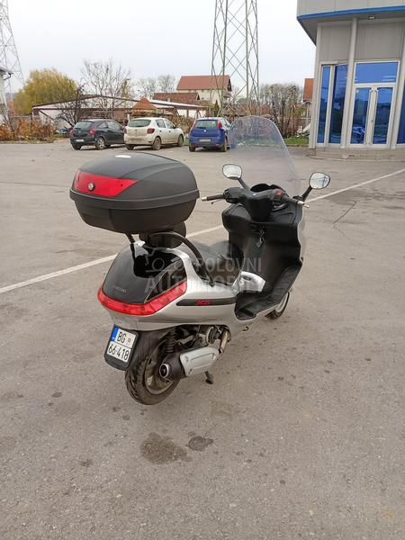 Piaggio X8