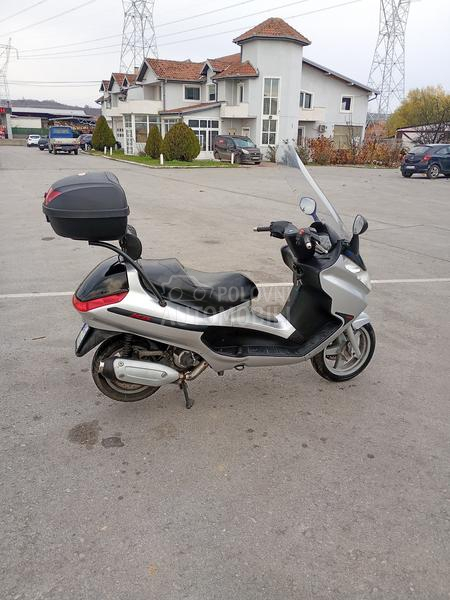 Piaggio X8