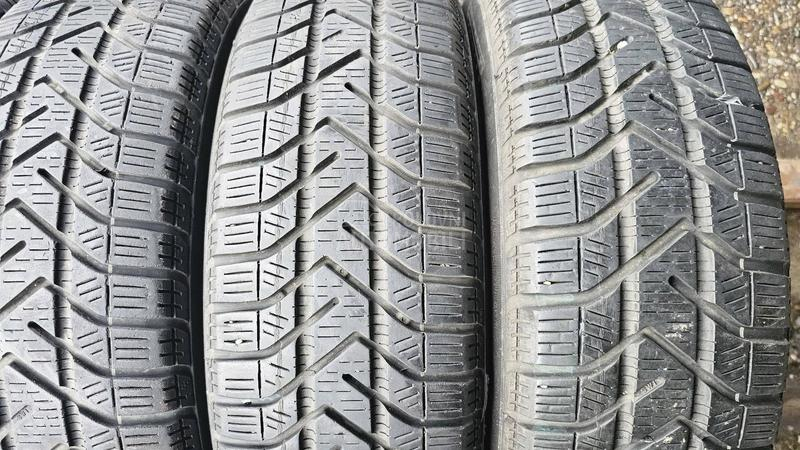 Pirelli 175/65 R15 Zimska