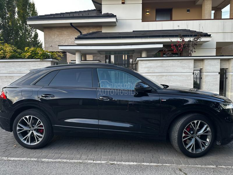 Audi Q8 