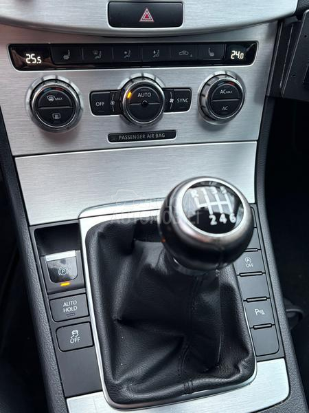 Volkswagen Passat B7 1.6tdi HIGHLINE