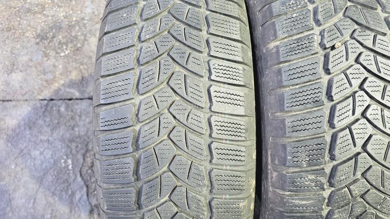 Firestone 215/60 R16 Zimska