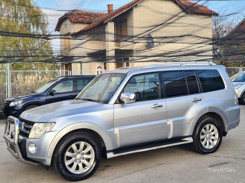 Mitsubishi Pajero 3.2 DID TERETNO 5SED