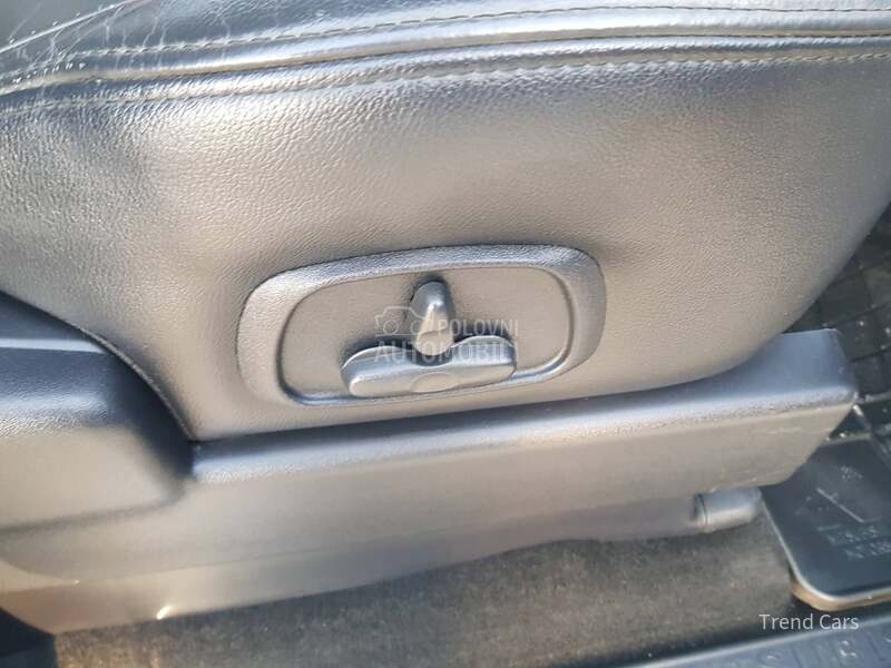 Mitsubishi Pajero 3.2 DID TERETNO 5SED