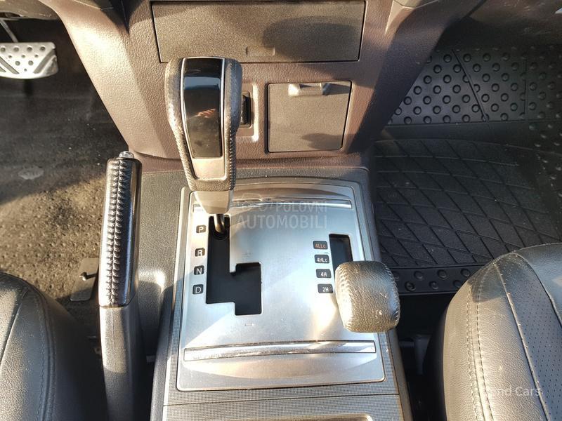 Mitsubishi Pajero 3.2 DID TERETNO 5SED