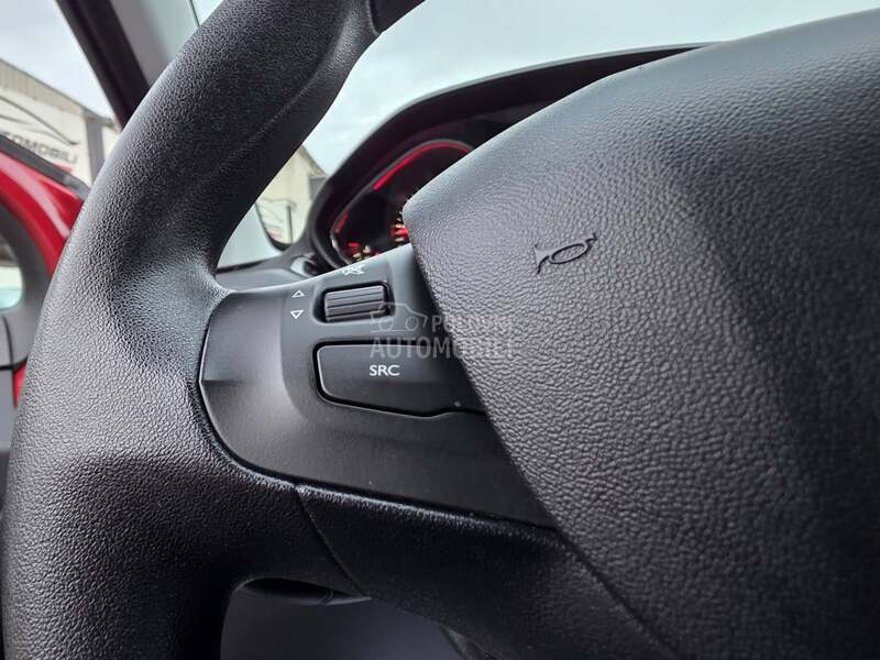 Peugeot 208 1.2/CH/137.000 K.M