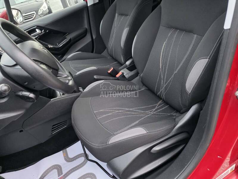 Peugeot 208 1.2/CH/137.000 K.M